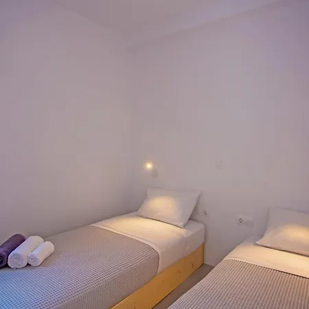 Kastro Shared Pool Фанари