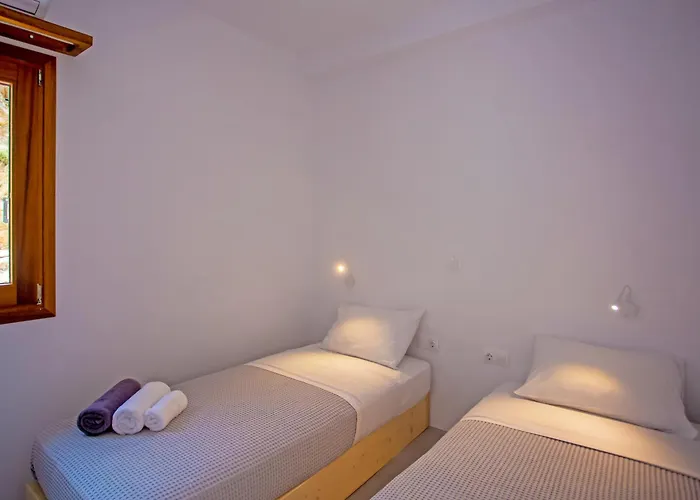 Kastro Shared Pool Φανάρι